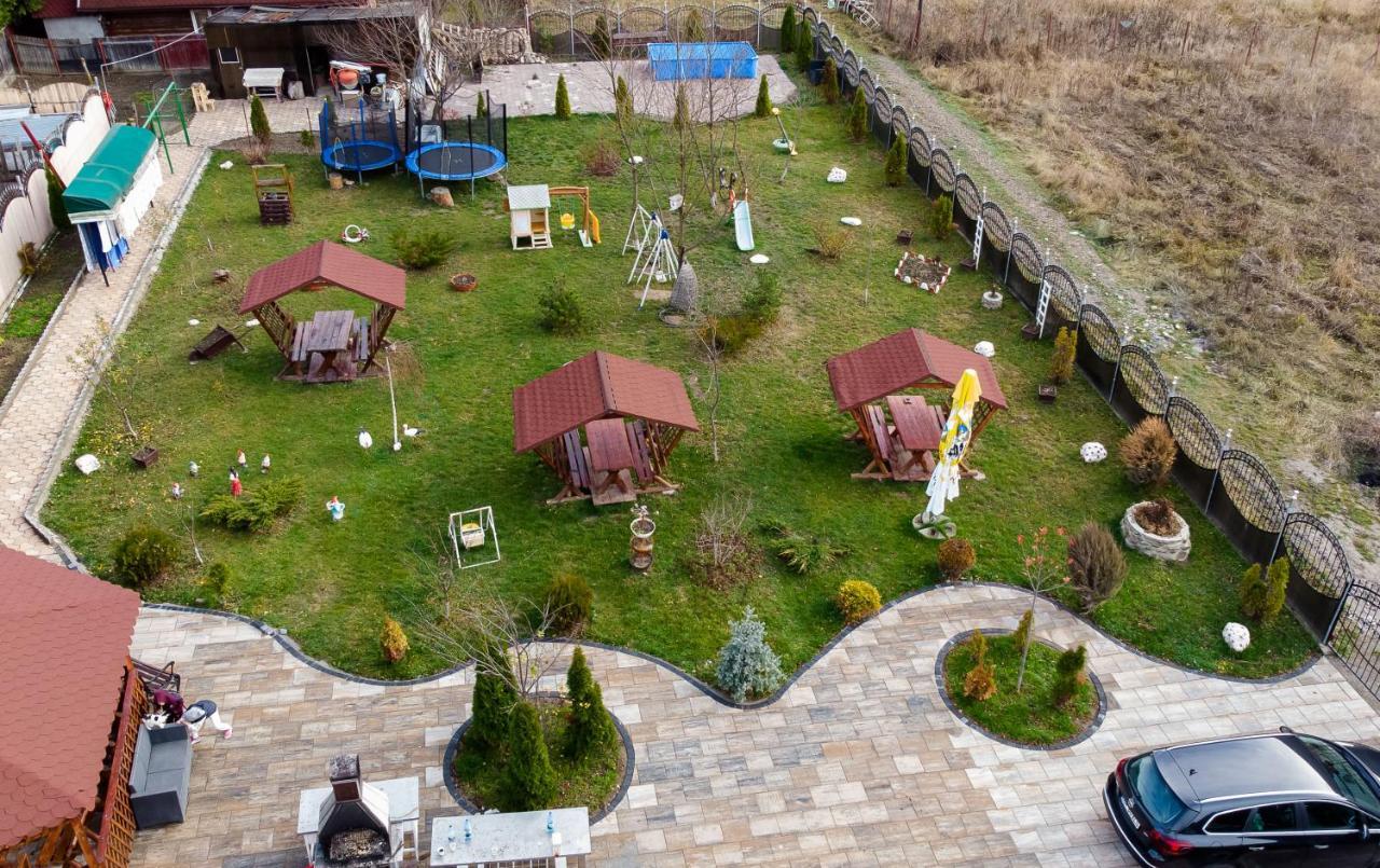 Pensiunea Grande Lepşa エクステリア 写真